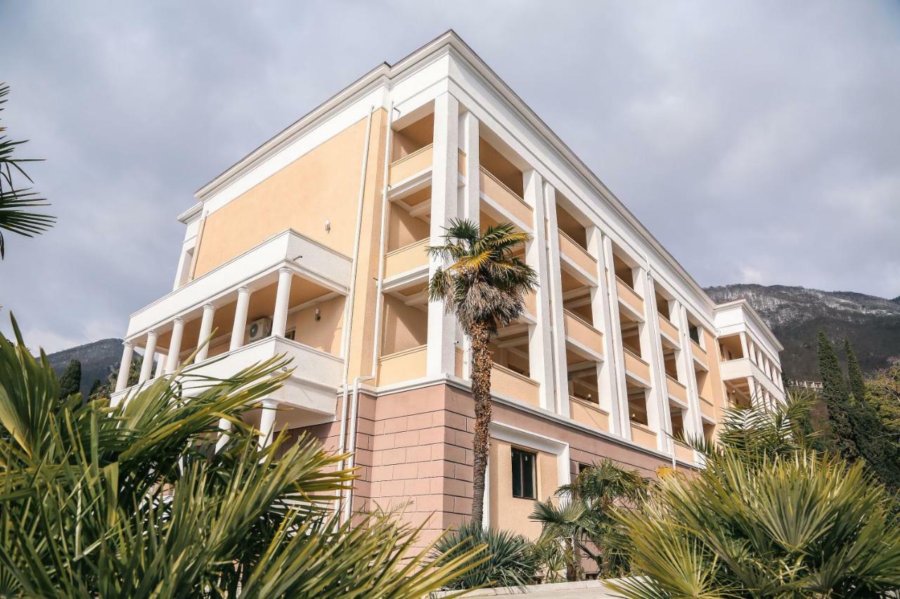 Old Gagra Hotel Ngoại thất bức ảnh